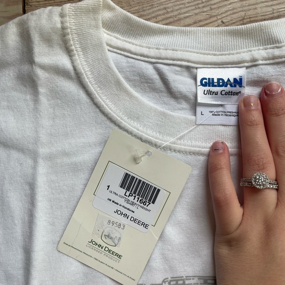 MENS John Deere tshirt size large NWT - Picture 2 of 2